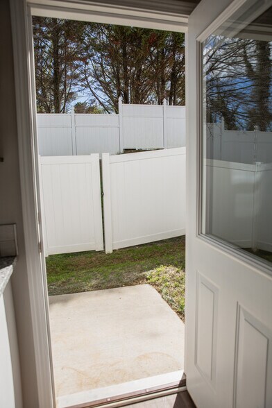 Building Photo - 110 Kathryn Ct