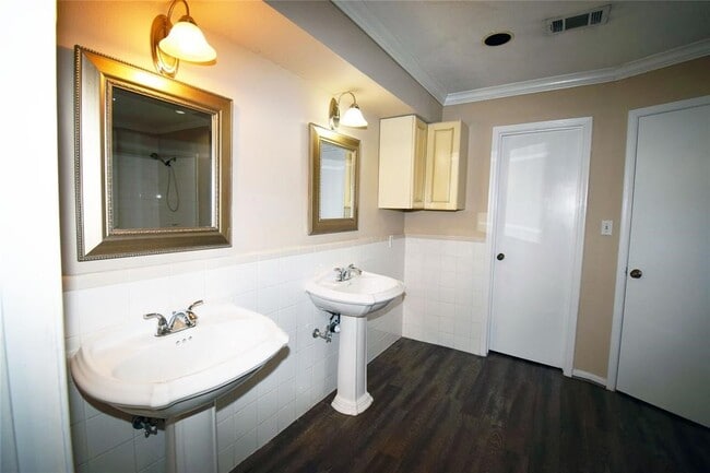 Building Photo - 1806 Cedarwood Ct