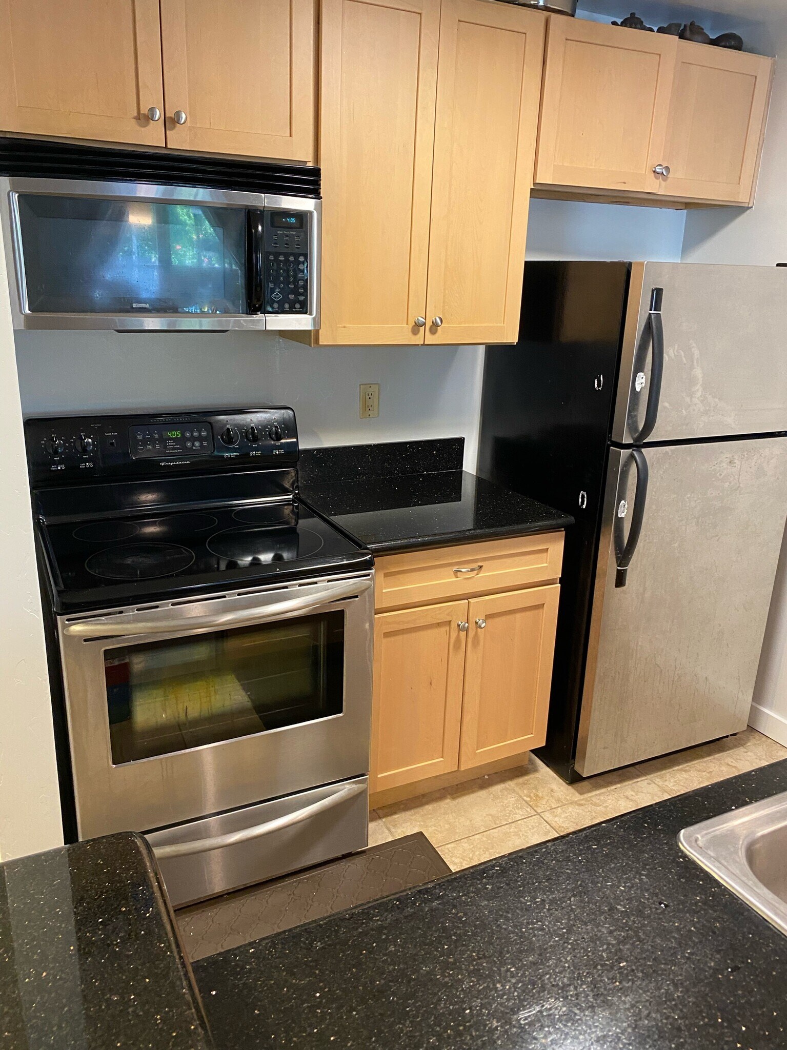 Building Photo - 6400 Christie Ave