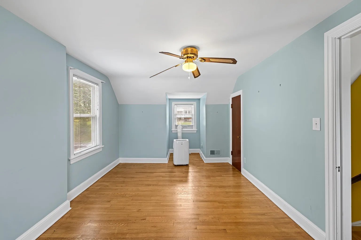 Building Photo - 1206 Spring Hill Rd