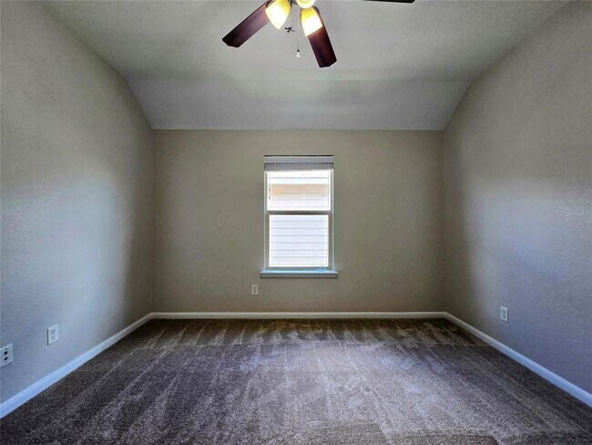 Building Photo - 6139 Sierra Springs Ln