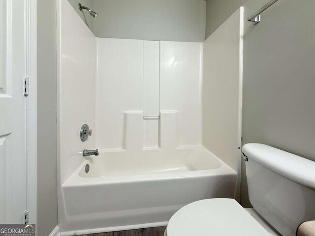 Building Photo - 426 Admiral's Walk Dr