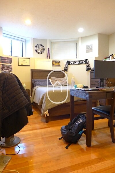 Building Photo - 36 Fenway