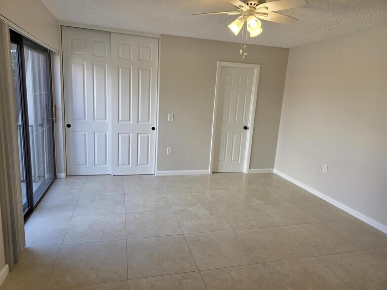 Building Photo - 3900 County Line Rd