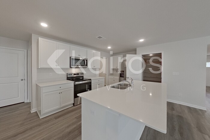 Building Photo - 131 Overstreet Way