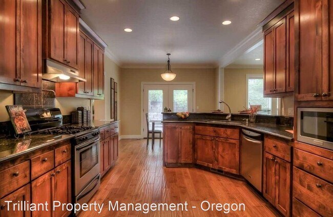 Building Photo - 4 br, 2.5 bath House - 1533 Brokenwheel Co...