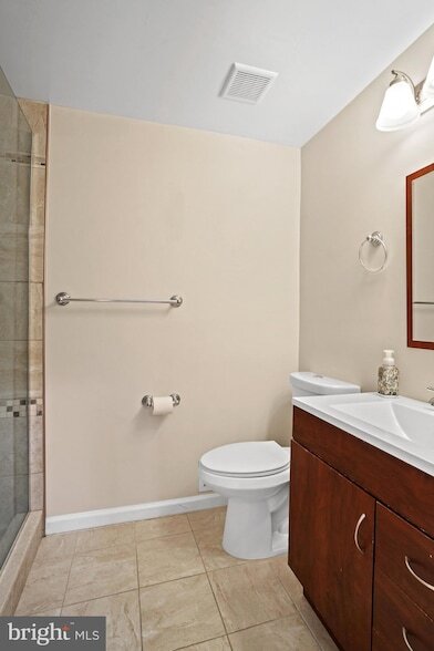 Building Photo - 2712 Advent Ct S