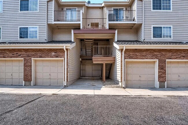 Building Photo - 13873 E Lehigh Ave