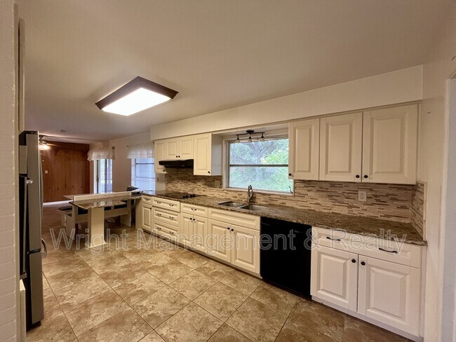 Building Photo - 58 Arnoni Dr