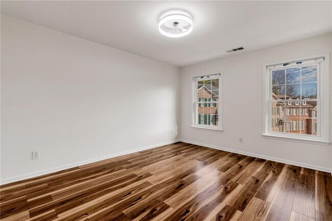 Building Photo - 1649 Emory Pl Dr NE