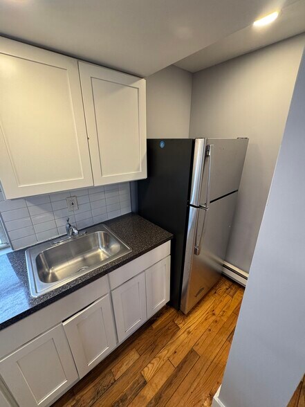 Building Photo - 27 Grant St