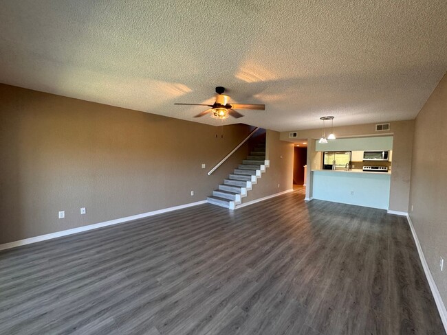 Building Photo - 3BR 3BA Townhome w/ Beach View +  Pool + Updated Kitchen + Balcony/Patio in Hidden Harbour