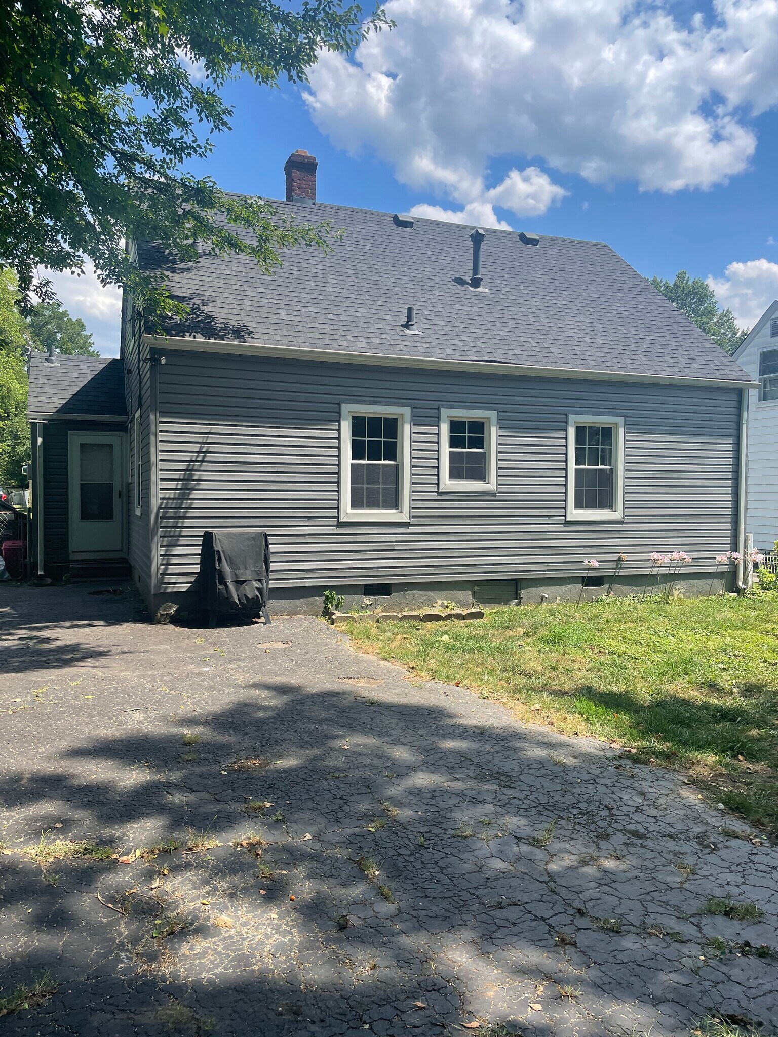 Building Photo - 622 Harris Plz