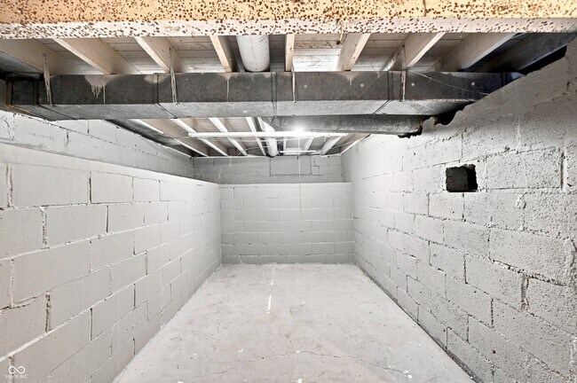 Building Photo - 2942 Mac Pherson Ave
