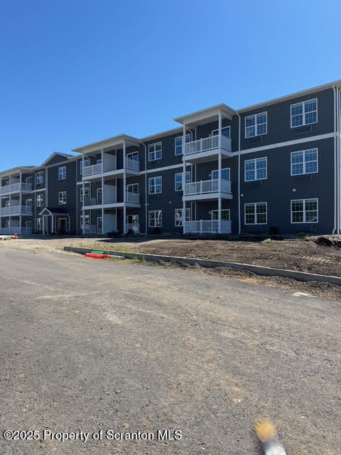Building Photo - 404 Circle Dr