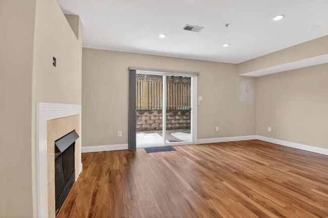 Building Photo - 504 N Thomas St