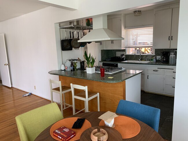 Building Photo - 8305 Colegio Dr