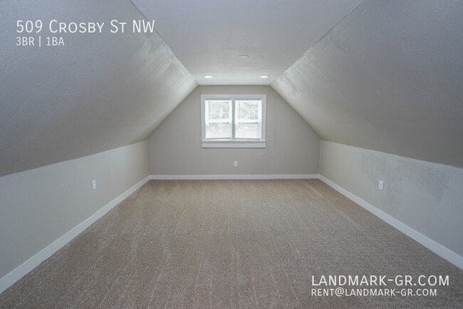 Building Photo - 509 Crosby St NW