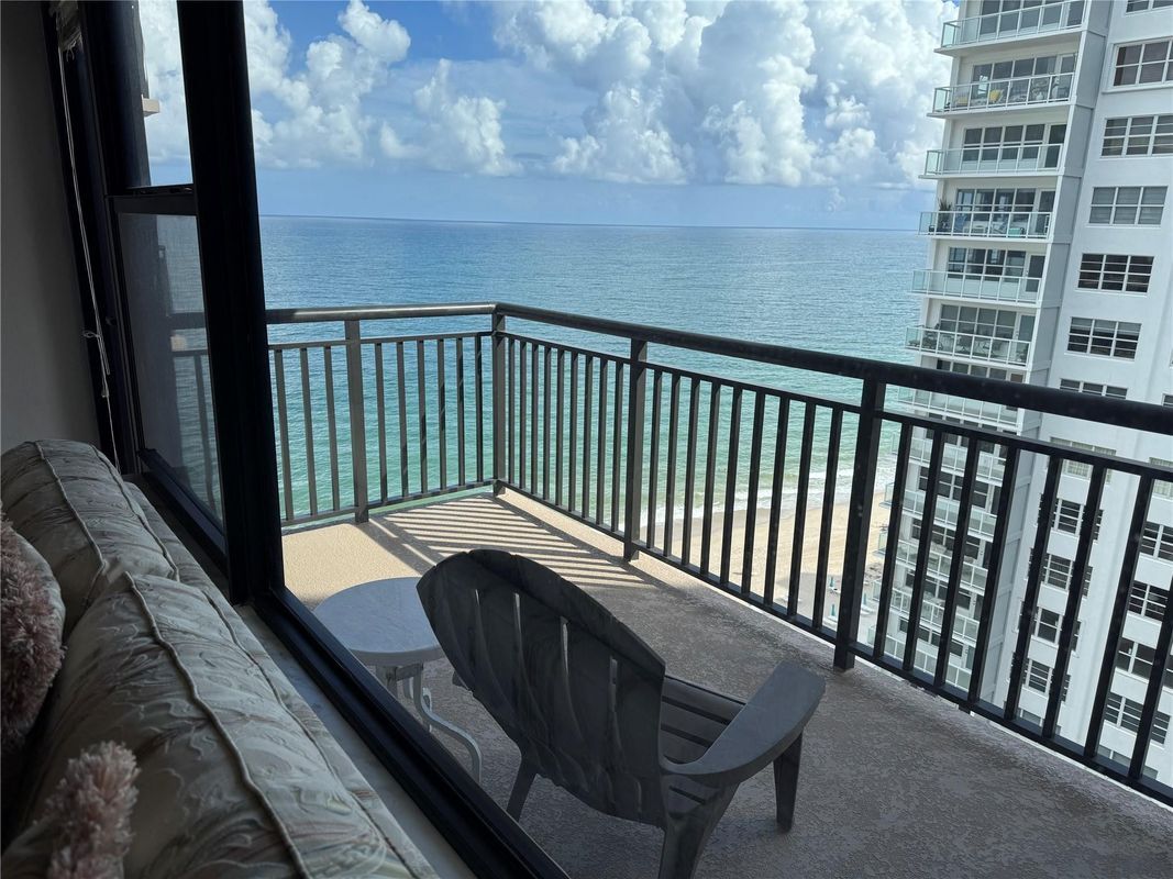 Building Photo - 3800 Galt Ocean Dr