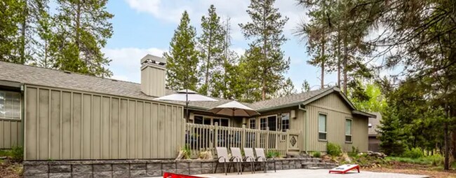 Building Photo - Seasonal Rental - Available through April 30, 2026