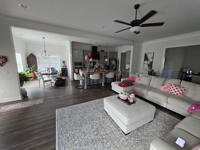 Building Photo - 432 Setter Trail