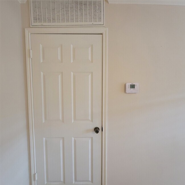 Building Photo - 1223 Augusta Dr