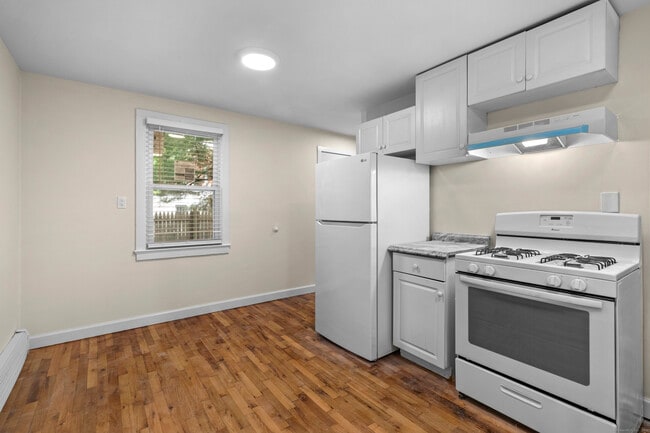 Building Photo - 232 Melville Dr