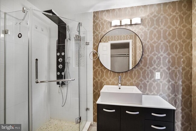 Building Photo - 5376 Harbor Ct Dr