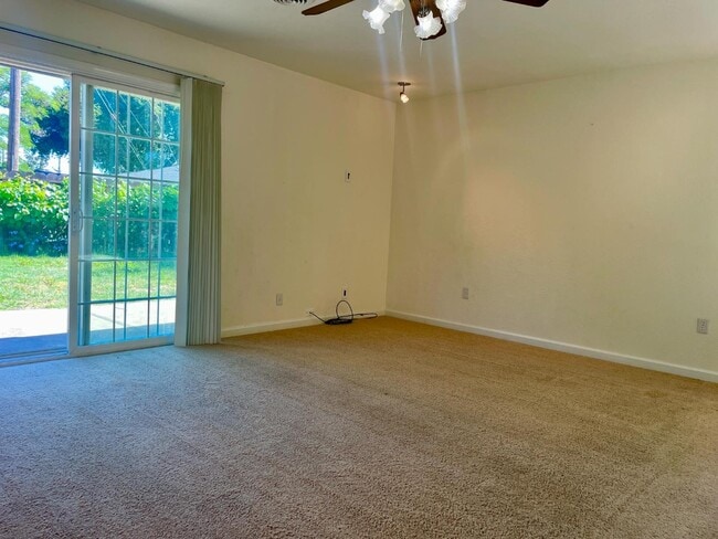 Building Photo - 1375 Mitchell Ln