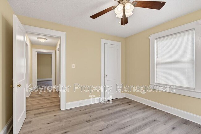 Building Photo - 506 Rocky Knoll Rd