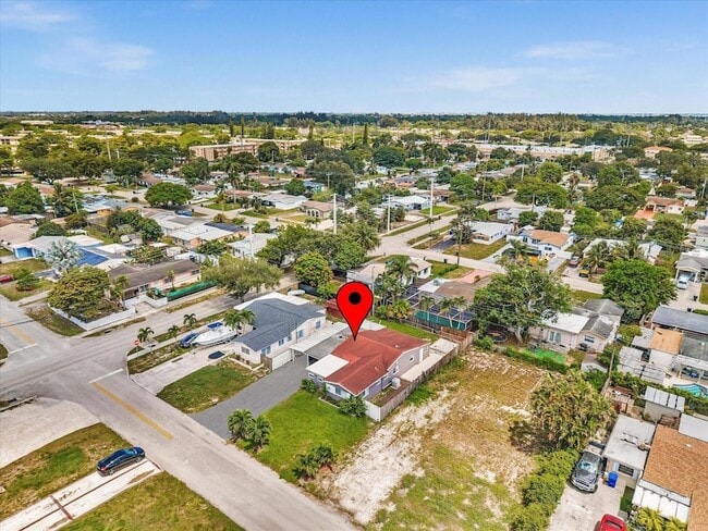 Building Photo - 6661 Meade St