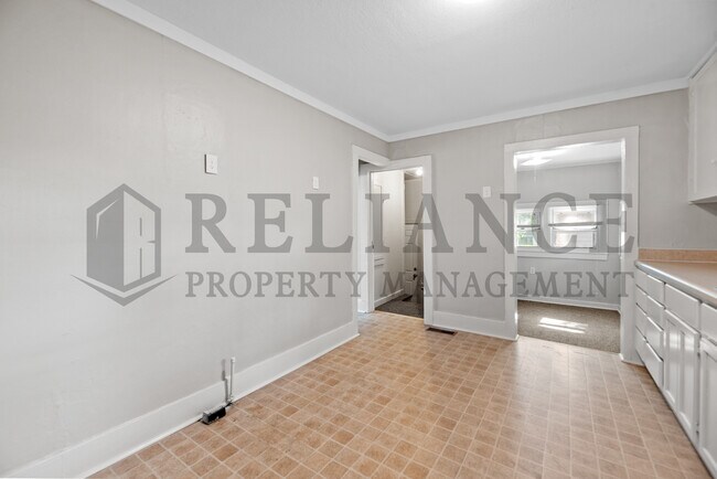 Building Photo - 232 S Sedgwick St
