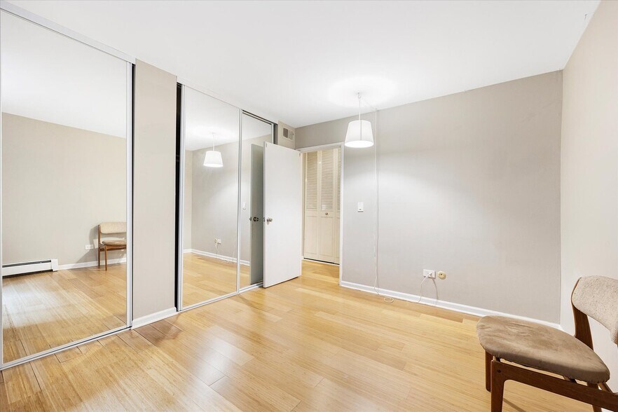Building Photo - 2629 N Hampden Ct