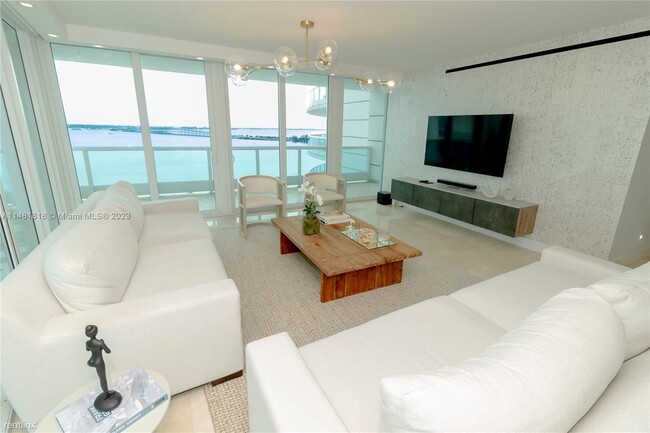 Building Photo - 2 br, 2 bath Condo - 2127 Brickell Ave Apt...