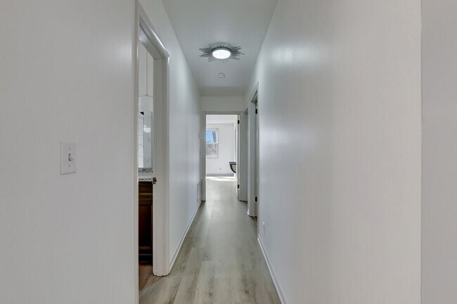 Building Photo - 6469 Fleetwood Dr