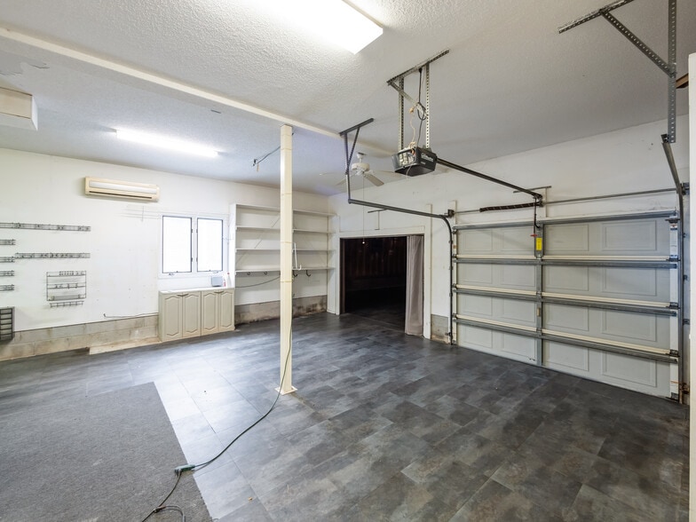 Building Photo - 138 White Oak Bluff Rd