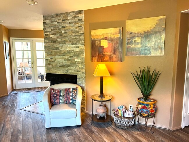 Building Photo - 6655 N Canyon Crest Dr