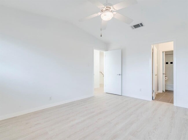 Building Photo - 6706 Deatonhill Dr