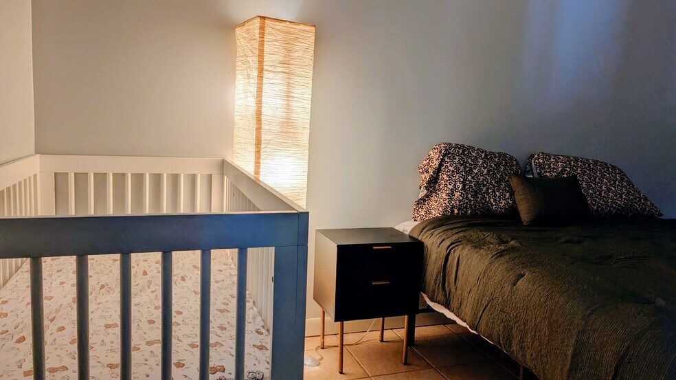 Building Photo - 550 Valewood Ln