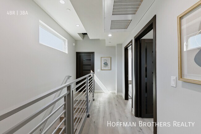 Building Photo - 15106 Roxford St