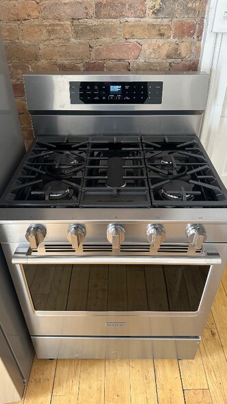 Building Photo - 341 Stanton Ave