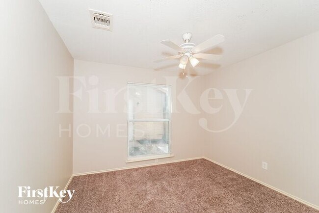 Building Photo - 6615 Navidad Rd