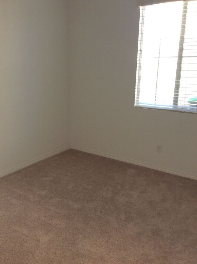 Building Photo - 2 Bedroom 1 Bath for rent in Loma Linda PLEASE READ DESCRIPTION