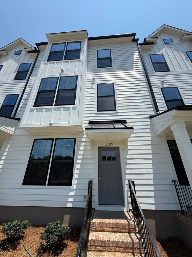 Building Photo - Brand New Townhome in Ballantyne!!