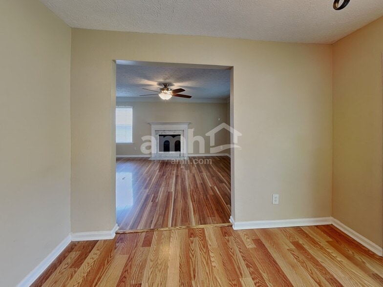 Building Photo - 329 Westminster Dr