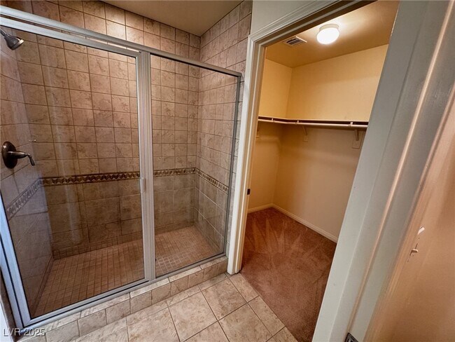 Building Photo - 2405 W Serene Ave