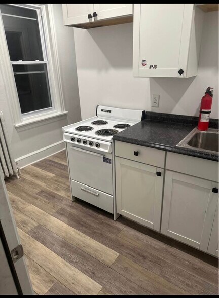 Primary Photo - 304 S 6th St