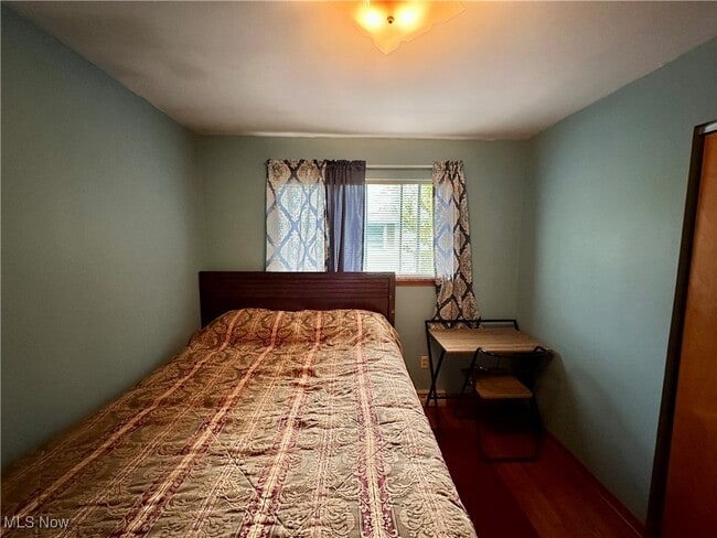 Building Photo - 1370 W Vine St