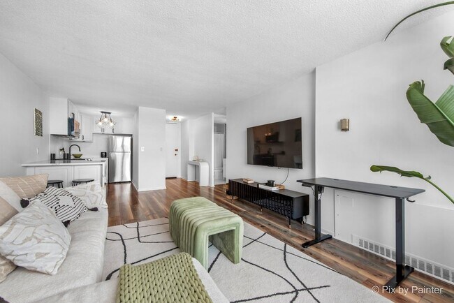 Building Photo - 2728 N Hampden Ct
