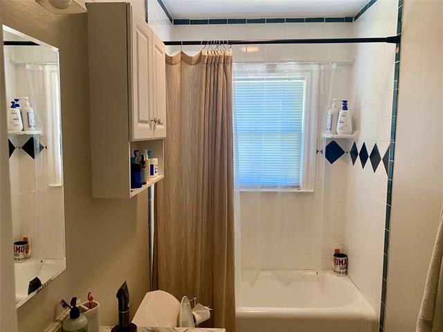 Building Photo - 5949 Lewis St